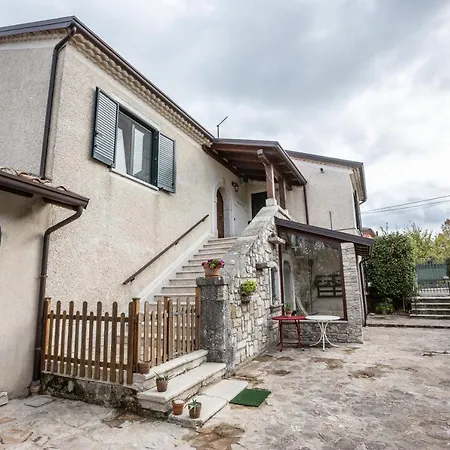 #914 - Irpinia Apartment